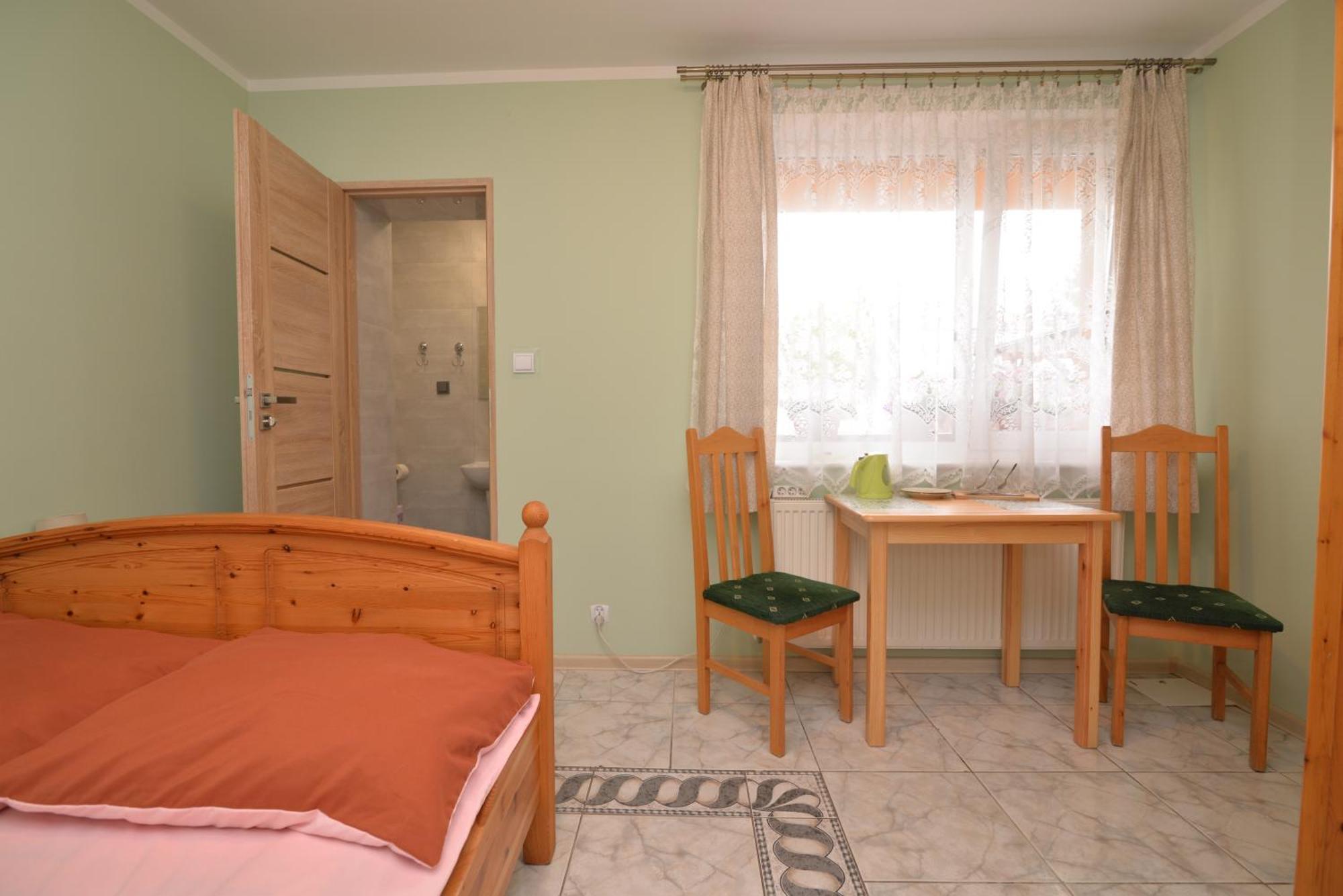 Pokoje Goscinne U Basi Mielno  Zewnętrze zdjęcie